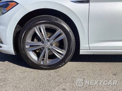 2019 Volkswagen Jetta R-Line - zdjęcie 4 z 30 - miniatura