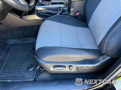 2023 Toyota Tacoma TRD Off-Road Crew Cab Medium Bed - zdjęcie 18 z 37 - miniatura