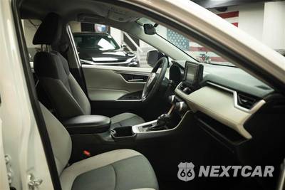 2022 Toyota RAV4 XLE - zdjęcie 13 z 30 - miniatura