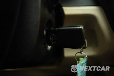 2020 Toyota Camry LE - zdjęcie 24 z 29 - miniatura