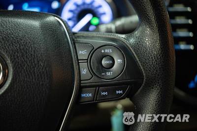 2020 Toyota Camry LE - zdjęcie 25 z 29 - miniatura