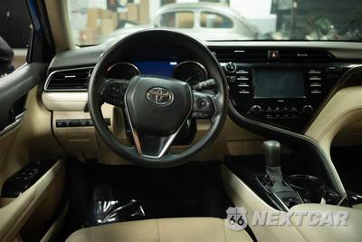 2020 Toyota Camry LE - zdjęcie 18 z 29 - miniatura