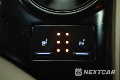 2020 Toyota Camry LE - zdjęcie 22 z 29 - miniatura