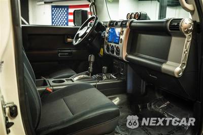 2012 Toyota FJ Cruiser w/Rear Doors - zdjęcie 12 z 24 - miniatura
