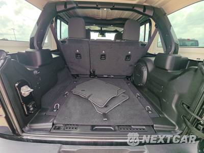 2026 Jeep Wrangler 4 Door Sahara - zdjęcie 16 z 21 - miniatura