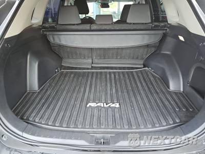 2025 Toyota RAV4 Hybrid XLE - zdjęcie 17 z 24 - miniatura