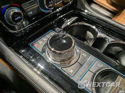 2017 Jaguar XJL Portfolio - zdjęcie 40 z 69 - miniatura