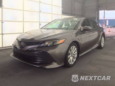 2018 Toyota Camry LE - zdjęcie 1 z 23 - miniatura
