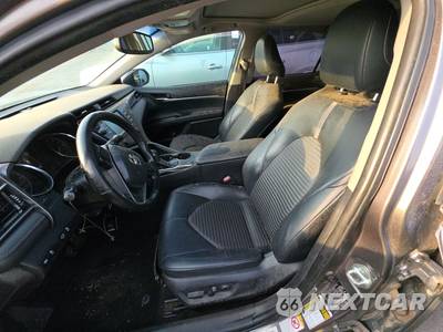 2019 Toyota Camry SE - zdjęcie 7 z 32 - miniatura