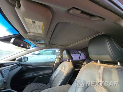 2019 Toyota Camry SE - zdjęcie 17 z 32 - miniatura