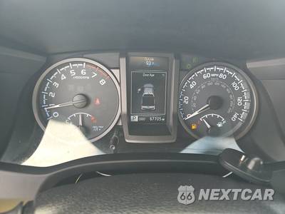 2016 Toyota Tacoma TRD Sport Crew Cab Medium Bed - zdjęcie 12 z 17 - miniatura