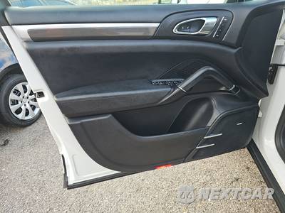 2016 Porsche Cayenne - zdjęcie 9 z 24 - miniatura