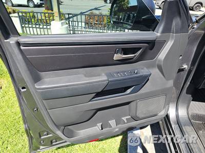 2025 Toyota Tundra SR5 Crew Cab Short Bed - zdjęcie 9 z 21 - miniatura