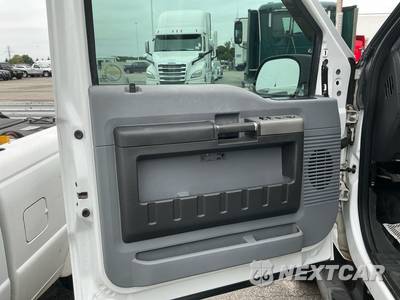 2013 Ford Super Duty F-450 Cab Chassis XLT Crew Cab DRW - zdjęcie 17 z 36 - miniatura