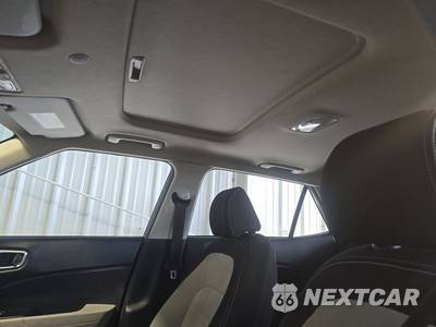 2023 Hyundai Venue SEL - zdjęcie 18 z 38 - miniatura