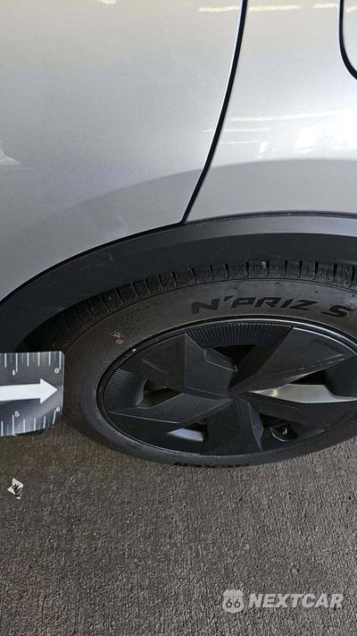 2025 Toyota Prius LE - zdjęcie 27 z 34 - miniatura