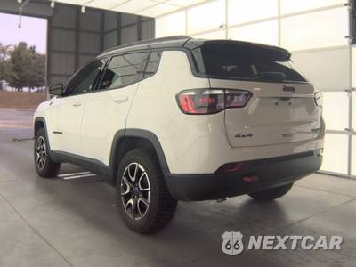 2025 Jeep Compass Trailhawk - zdjęcie 6 z 22 - miniatura