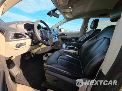 2023 Chrysler Pacifica Touring L 121.6" WB - zdjęcie 7 z 26 - miniatura