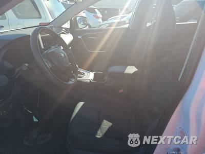 2025 Toyota RAV4 Hybrid XLE - zdjęcie 7 z 26 - miniatura