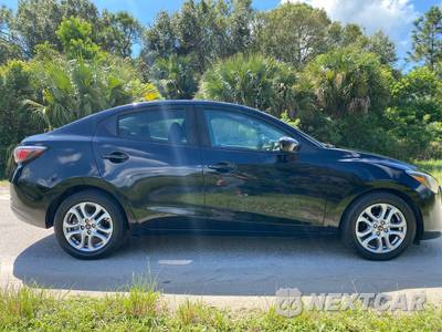 2017 Toyota Yaris iA Sedan - zdjęcie 5 z 48 - miniatura