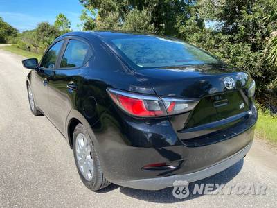 2017 Toyota Yaris iA Sedan - zdjęcie 9 z 48 - miniatura