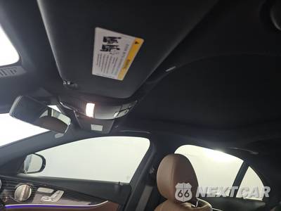 2021 Mercedes-Benz E 350 4MATIC Sedan - zdjęcie 14 z 17 - miniatura