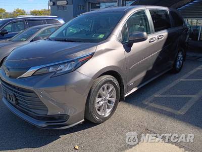 2021 Toyota Sienna LE 8-Passenger 120.5" WB - zdjęcie 3 z 37 - miniatura