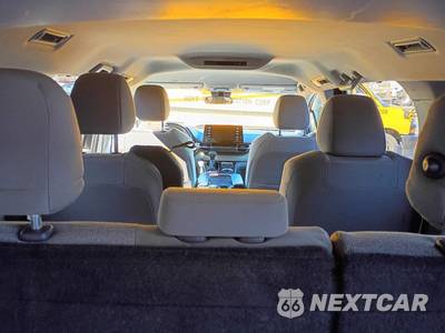 2021 Toyota Sienna LE 8-Passenger 120.5" WB - zdjęcie 8 z 37 - miniatura