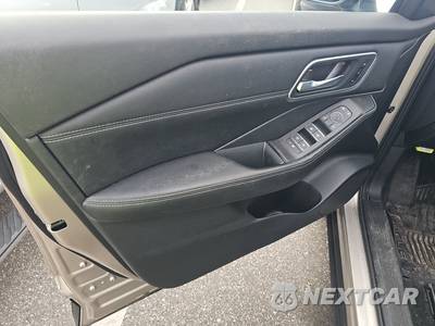 2025 Nissan Rogue Platinum - zdjęcie 9 z 21 - miniatura