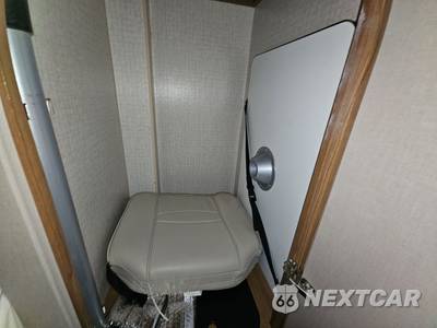 2015 Mercedes-Benz Sprinter 3500 Cab Chassis DRW - zdjęcie 8 z 18 - miniatura