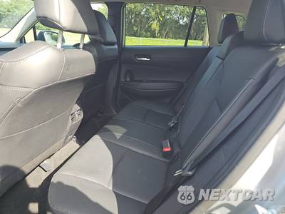 2025 Toyota Corolla Cross XLE - zdjęcie 13 z 17 - miniatura