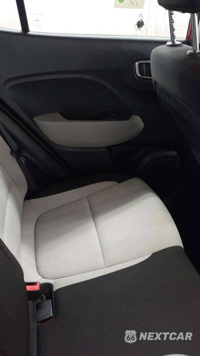 2025 Hyundai Venue SEL - zdjęcie 25 z 27 - miniatura