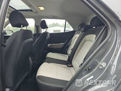 2025 Hyundai Venue SEL - zdjęcie 13 z 32 - miniatura