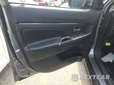 2025 Mitsubishi Outlander Sport LE - zdjęcie 9 z 24 - miniatura
