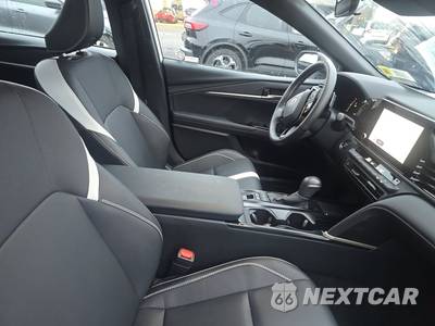 2026 Toyota Camry SE - zdjęcie 8 z 23 - miniatura