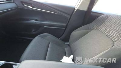 2025 Toyota Camry LE - zdjęcie 30 z 31 - miniatura