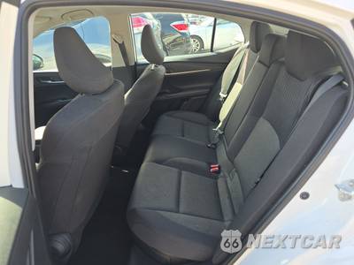 2025 Toyota Camry LE - zdjęcie 13 z 31 - miniatura