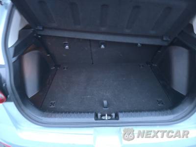 2025 Hyundai Venue SEL - zdjęcie 16 z 23 - miniatura