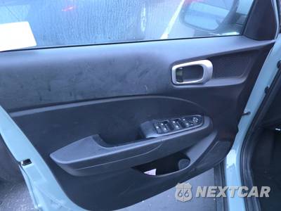 2025 Hyundai Venue SEL - zdjęcie 9 z 23 - miniatura