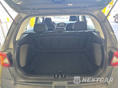 2025 Hyundai Venue SEL - zdjęcie 16 z 44 - miniatura