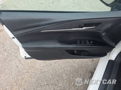 2025 Toyota Camry LE - zdjęcie 9 z 23 - miniatura
