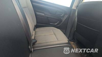 2017 Nissan TITAN S Crew Cab Short Bed - zdjęcie 20 z 33 - miniatura
