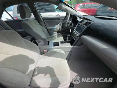 2009 Toyota Camry LE - zdjęcie 8 z 37 - miniatura