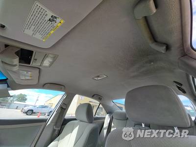 2009 Toyota Camry LE - zdjęcie 17 z 37 - miniatura