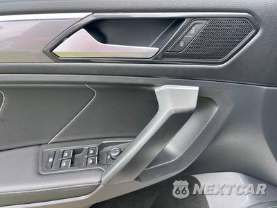 2023 Volkswagen Tiguan SE R-Line Black - zdjęcie 43 z 48 - miniatura