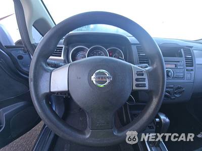 2010 Nissan Versa 1.8 S Hatchback - zdjęcie 10 z 34 - miniatura