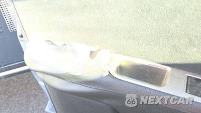 2010 Nissan Versa 1.8 S Hatchback - zdjęcie 33 z 34 - miniatura