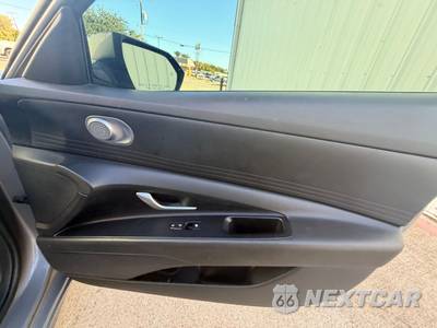 2023 Hyundai Elantra SEL - zdjęcie 40 z 52 - miniatura