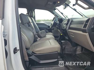 2019 Ford Super Duty F-250 XL Crew Cab Medium Bed - zdjęcie 8 z 31 - miniatura