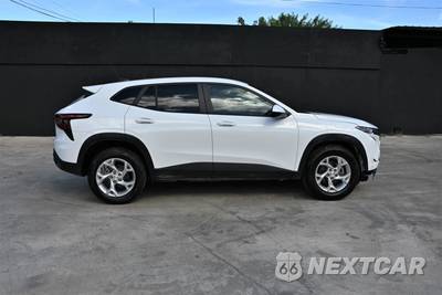 2025 Chevrolet Trax LS - zdjęcie 6 z 17 - miniatura